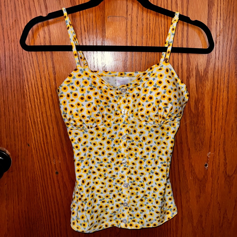 No Boundaries sunflower tank top